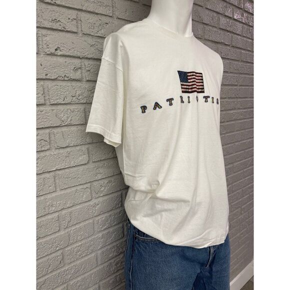 Authentic Men White Short Sleeve Classics “Patriotism” T- Shirt Size L - Picture 2 of 6